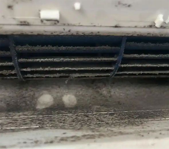 于都空调吹的风有股烧焦味是怎么回事